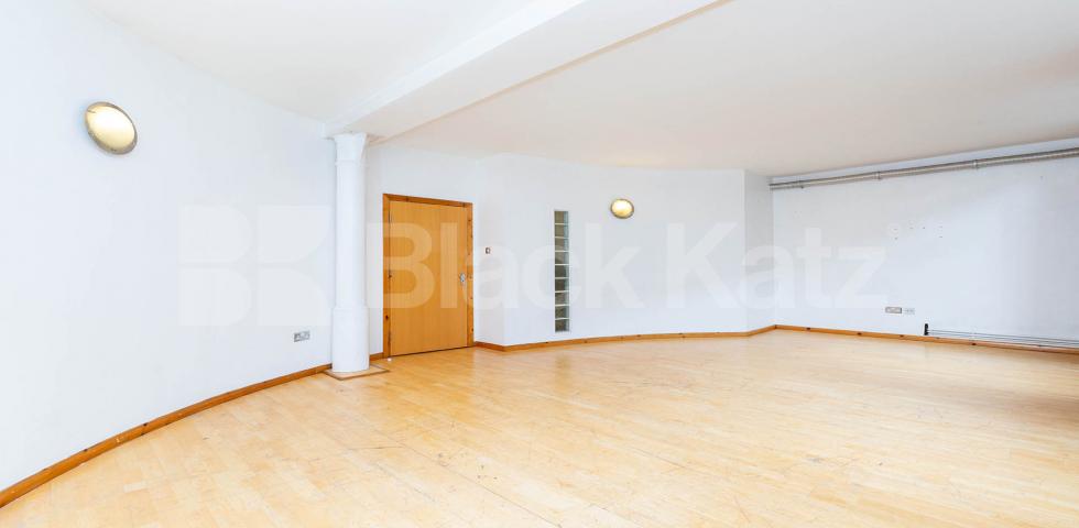 			2 Bedroom, 1 bath, 1 reception Apartment			 SPRINGFIELD HOUSE LOFTS-TYSSEN STREET, DALSTON/HAGGERSTON